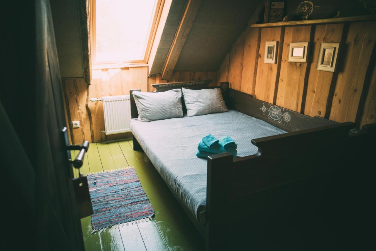 Hotel Viesu Nams Melnsils Extérieur photo