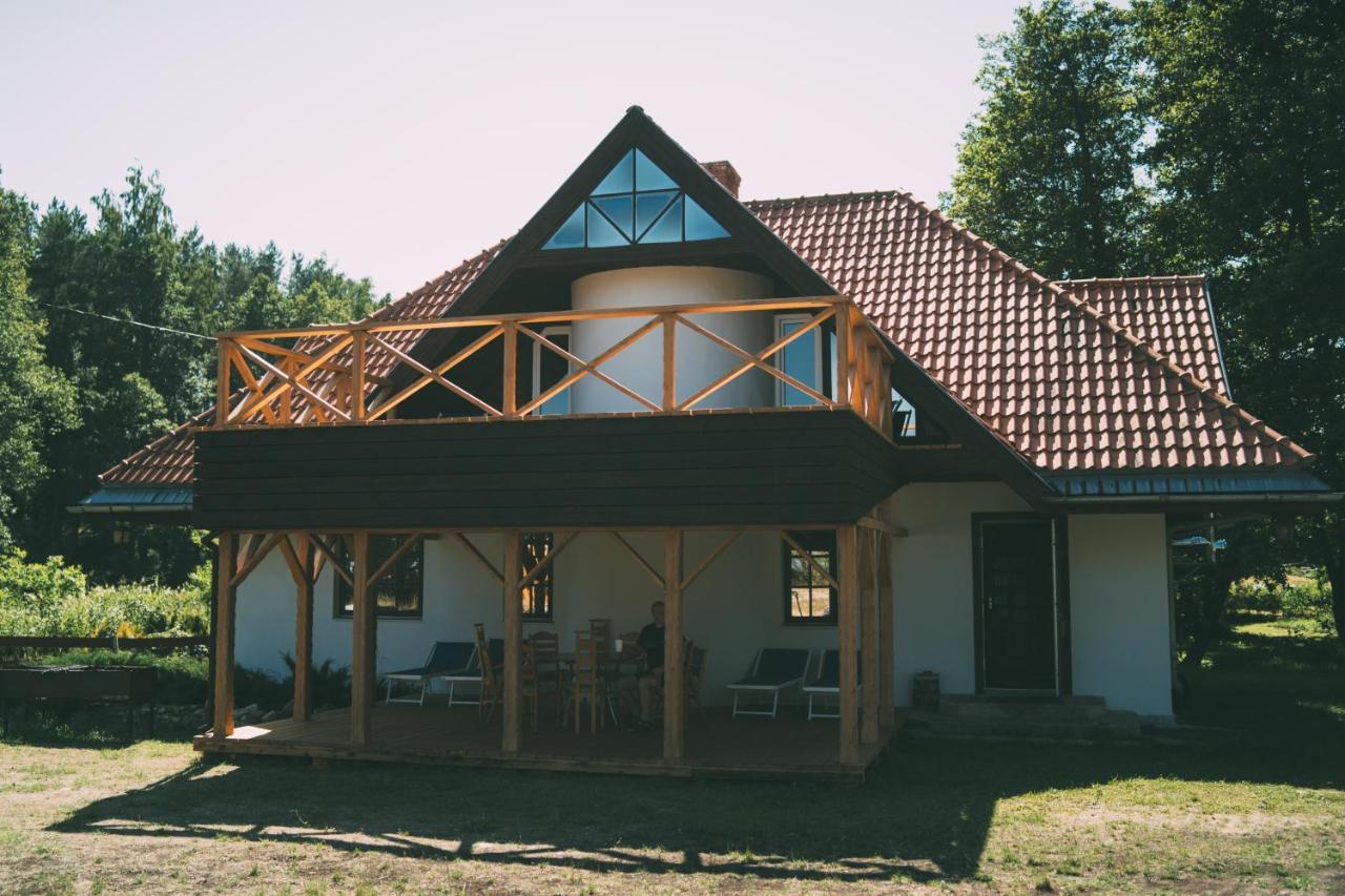 Hotel Viesu Nams Melnsils Extérieur photo